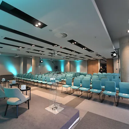 Mona Plaza Hotel 4*