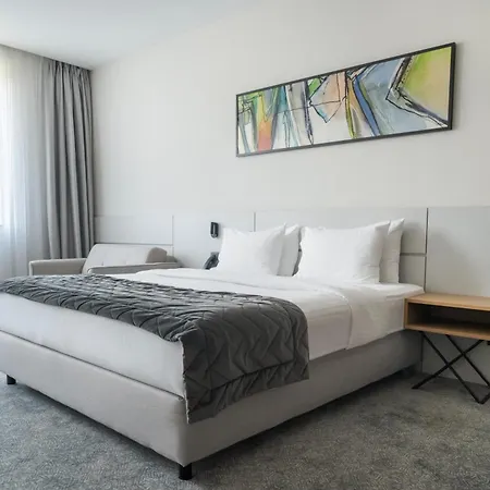 Otel Mona Plaza 4*